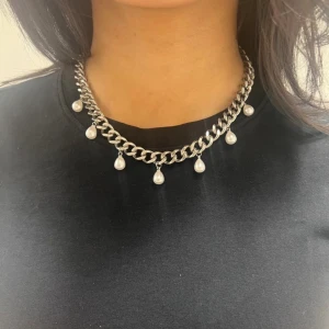 coolt halsband - säljer då jag använder mer guld❤️ lånad bild