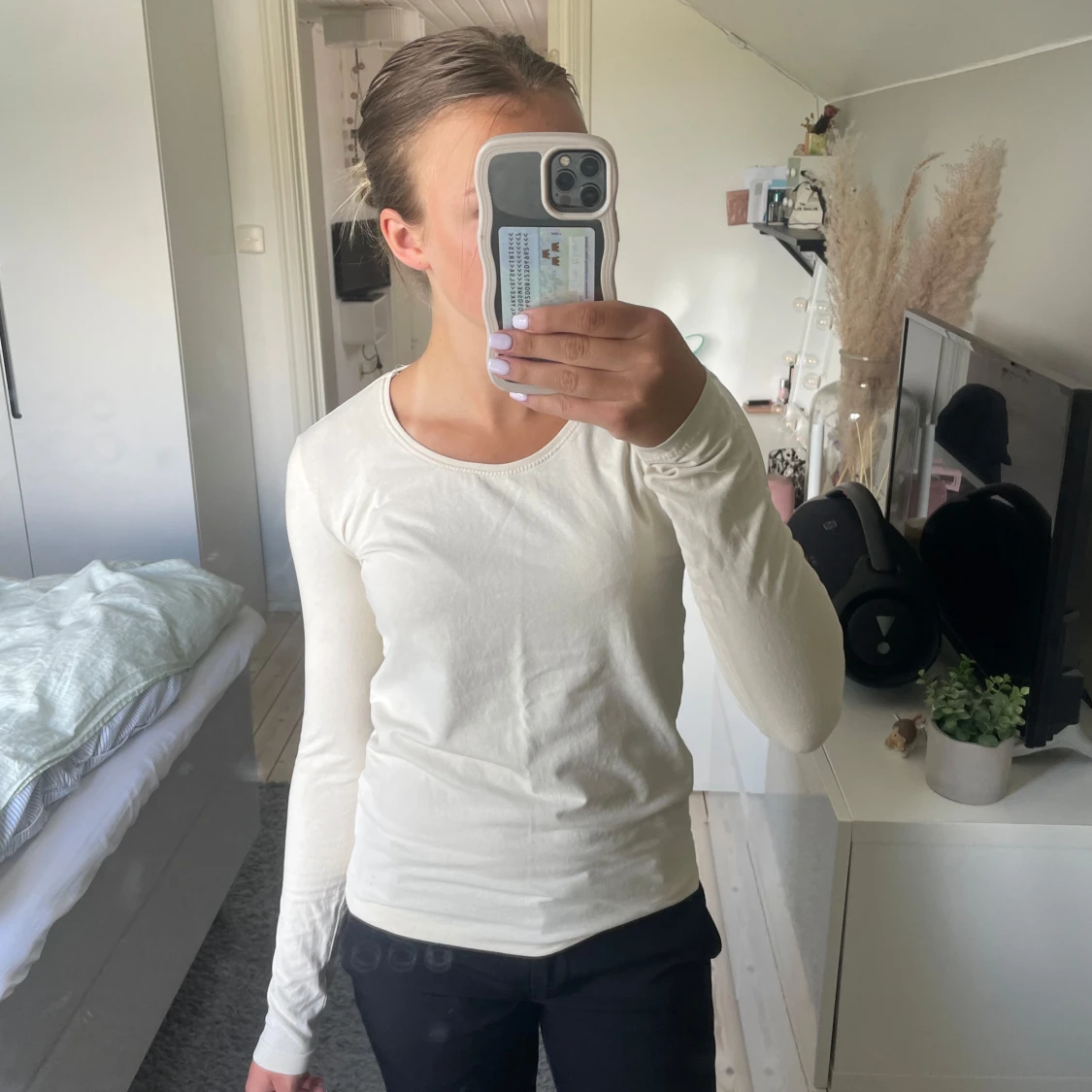 Krämvit långärmad basic tröja