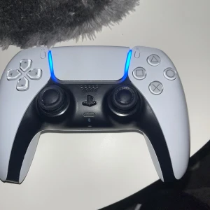  bra ps5 kontroll fungerar bättre än vad du tror  - Ps5 kontroll jätte bra har it använd så länge fick den helt ny i ett födelsedag 