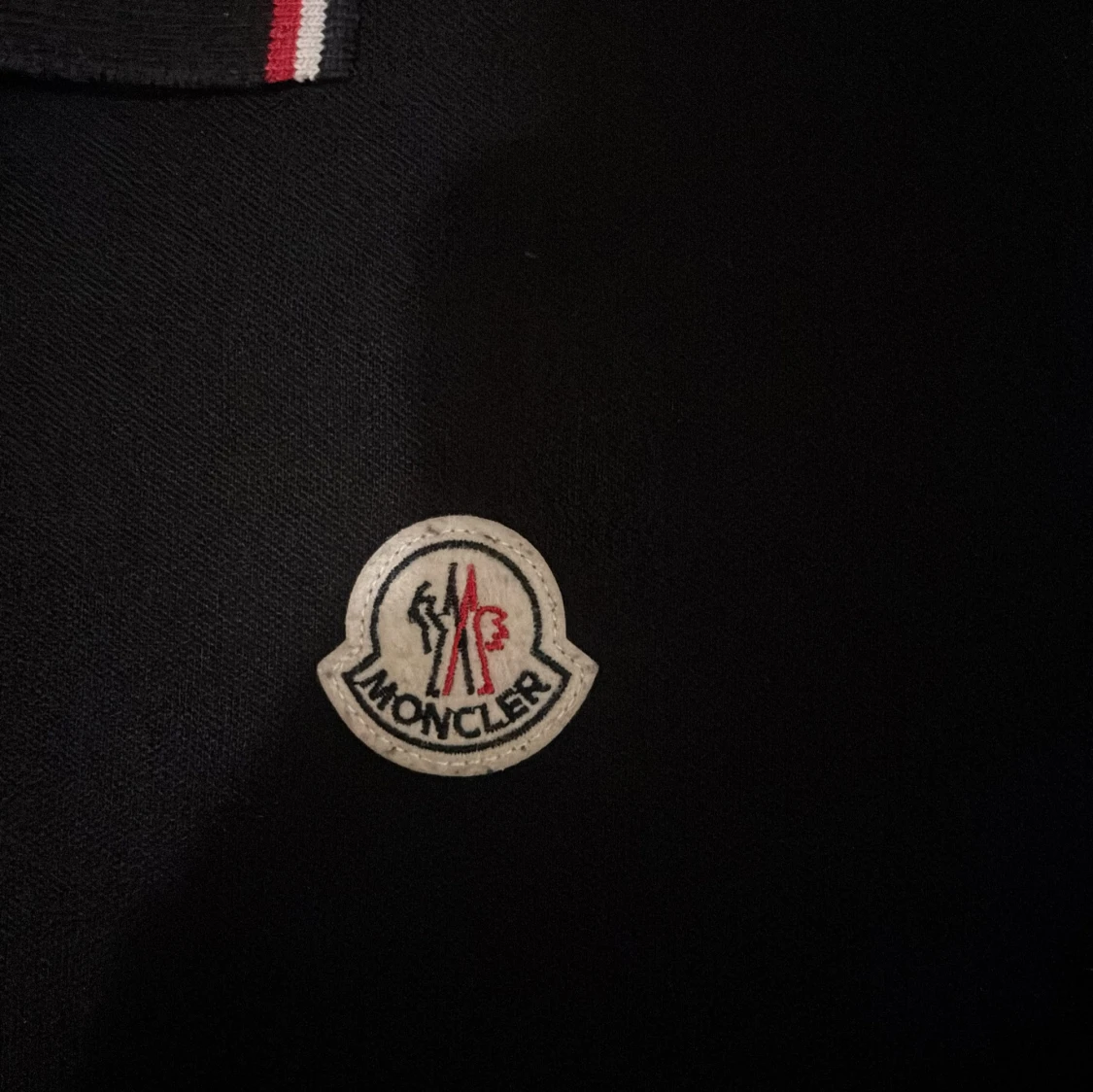 Svart pikétröja från Moncler - 1