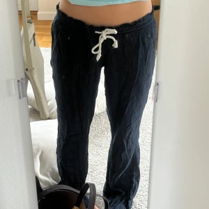 Svarta linnebyxor roxy - I bra skick!