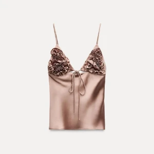 zara topp - otroligt fin eftertraktad topp från zara🤎