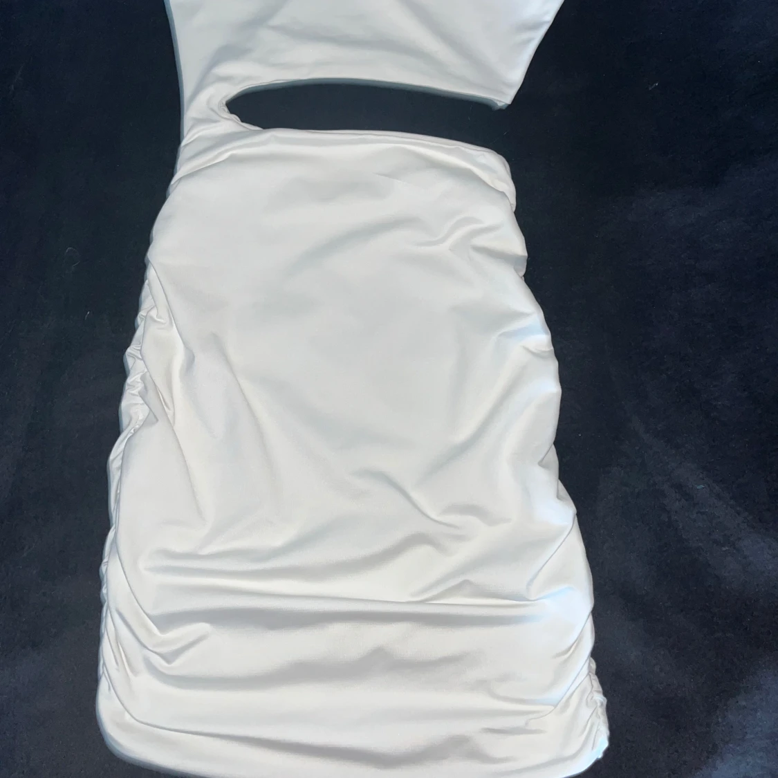 Vit one shoulder klänning från SHEIN - 1