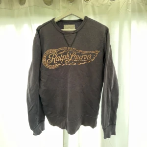 Ralph lauren denim supply  - Säljer denna tröja pga kommer ej till användning. Tveka inte på att skriva ifall du har någon fundering!