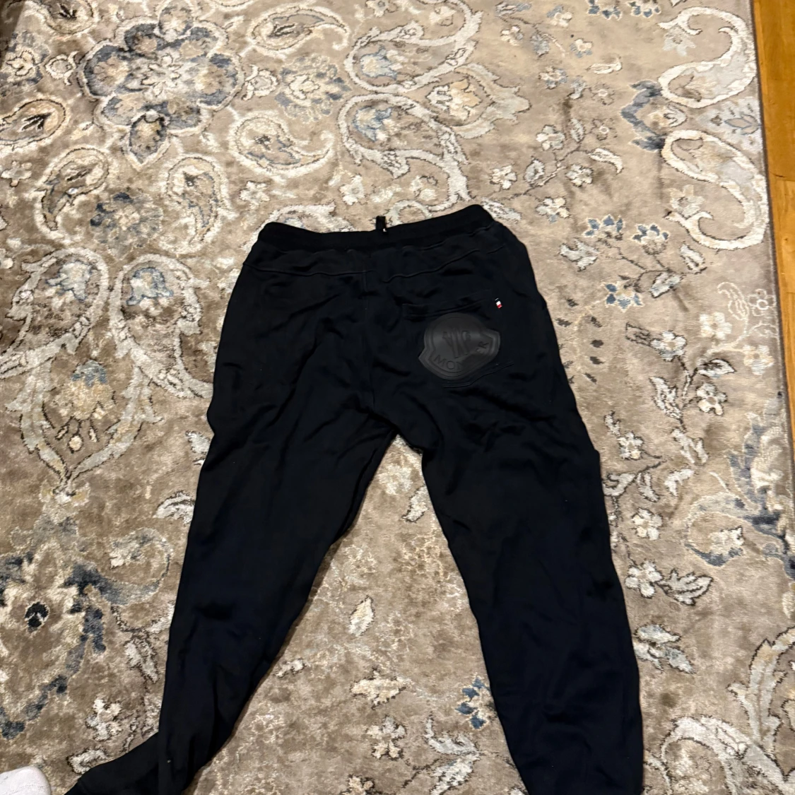 Svarta mjukisbyxor från Moncler