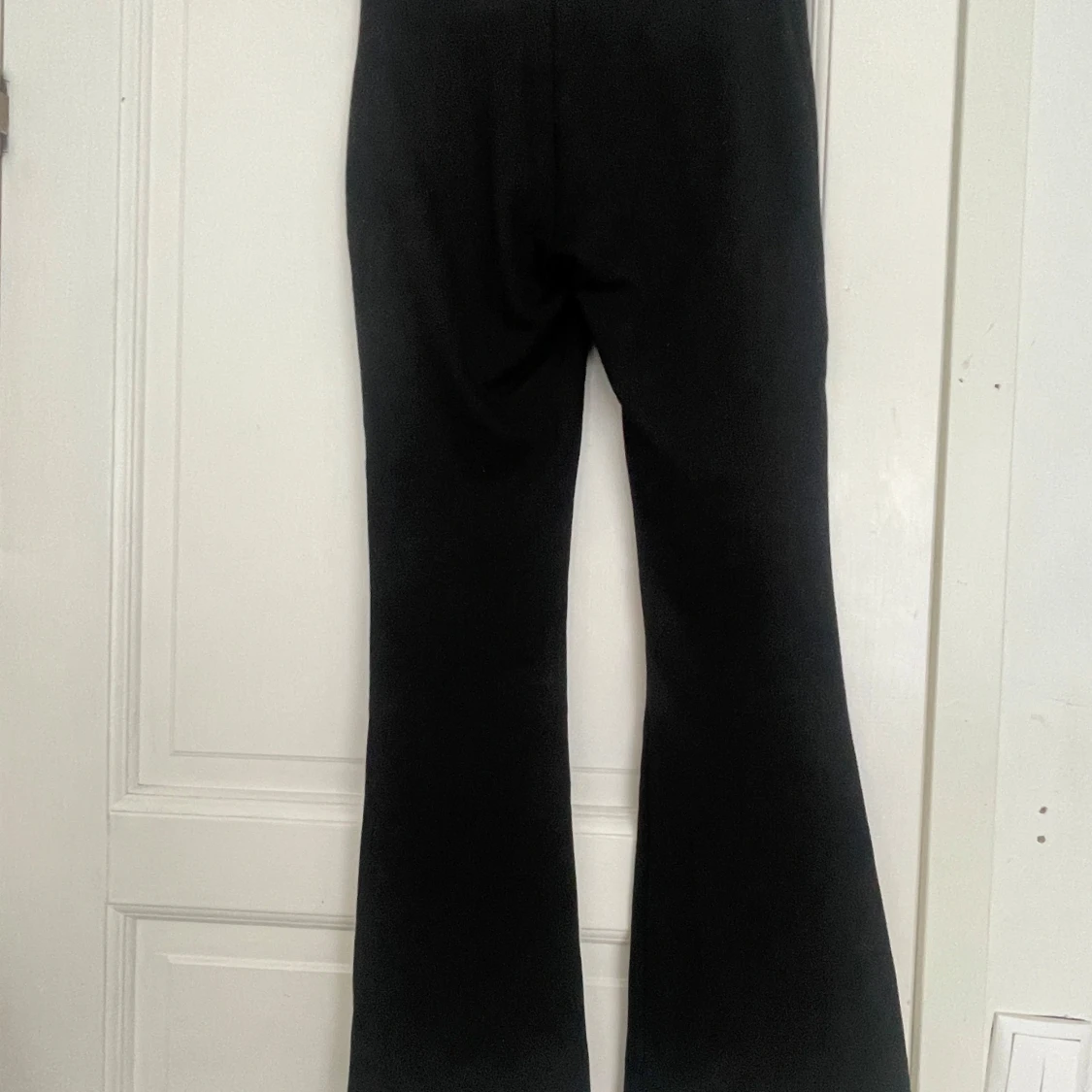 Svarta bootcut byxor Gina Tricot S - 1