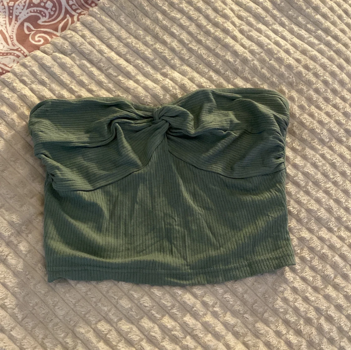 Ribbad bandeau tubtopp i grönt & rosa - 1