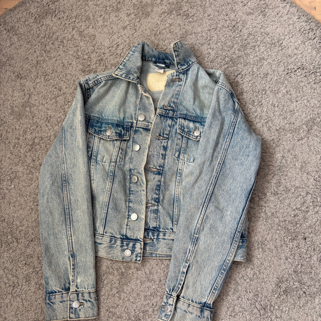 H&M ljusblå jeansjacka