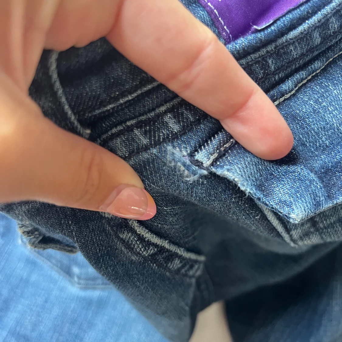 Blå bootcut jeans med fickdetaljer från Victoria Beckham  - 2