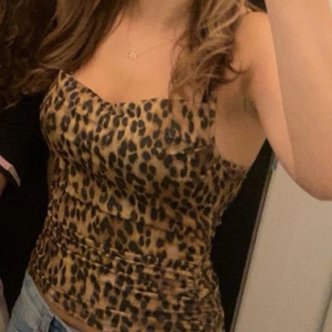 Leopardmönstrad linnetopp Divided - 4