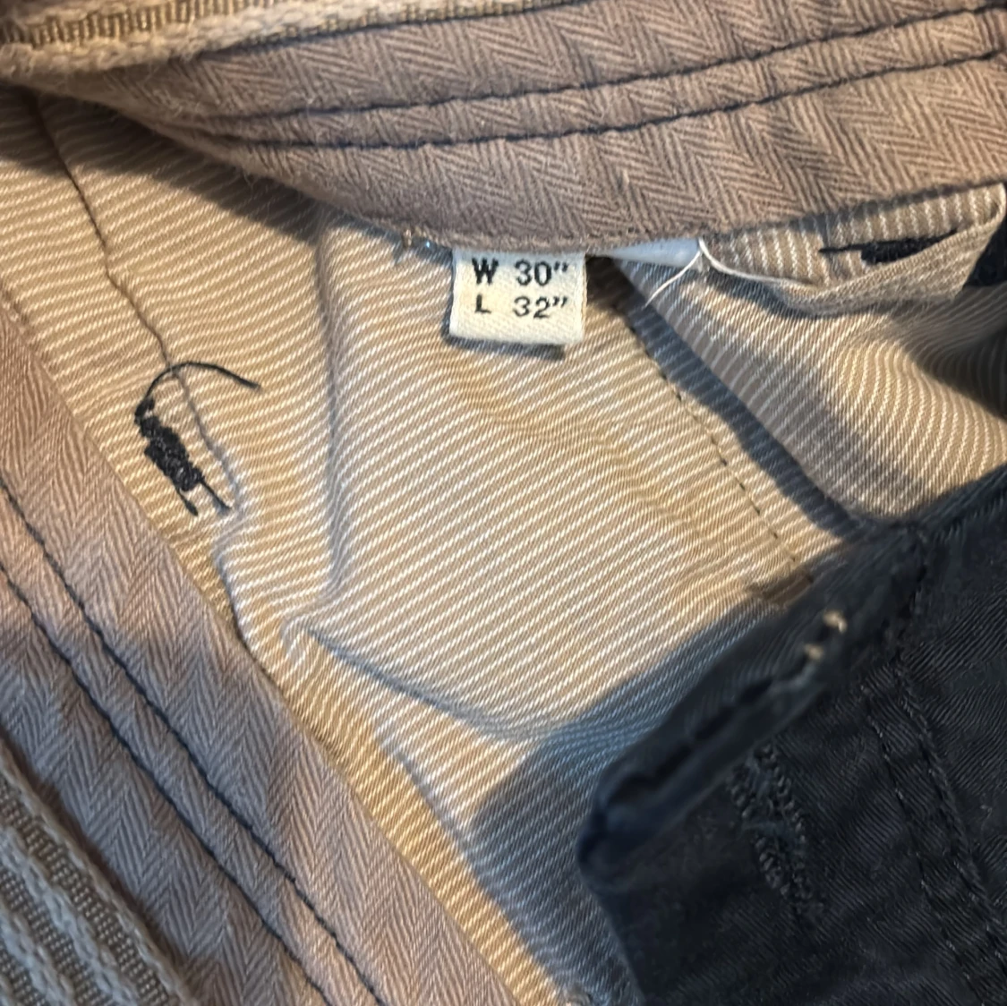 Mörkblå slim chinos från Barton - 2