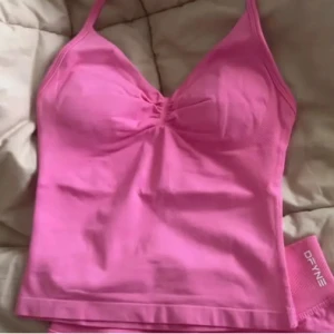 Dfyne topp blossom - Strl S, endast prövad, säljer då jag inte kan lämna tbx eftersom jag tappat bort original påsen💕