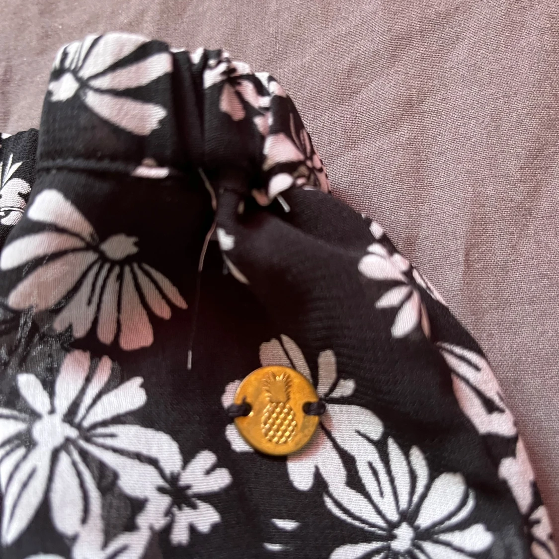 Svart blommig kjol från Pernilla Wahlgren - 1