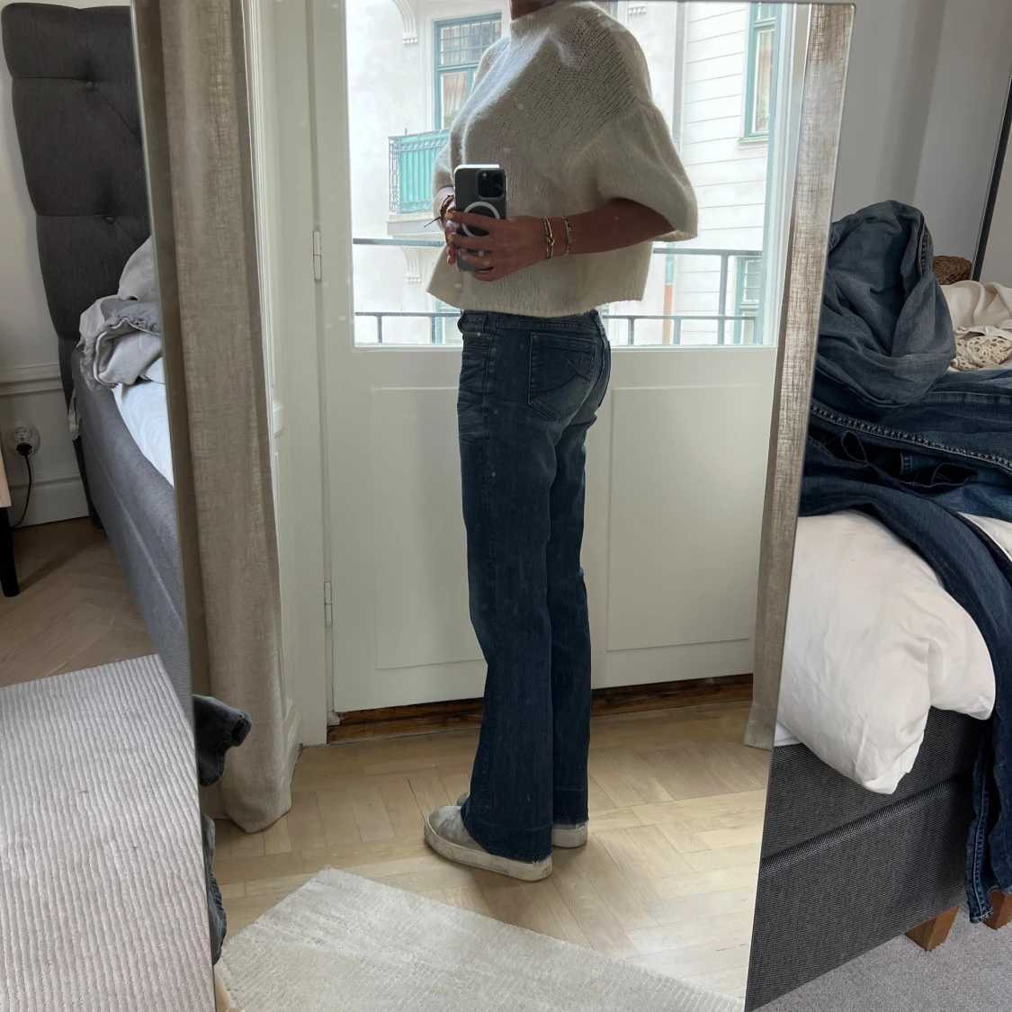 Blå bootcut jeans från s.Oliver  - 1