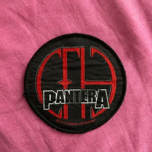 Pantera patch - Säljer en Pantera patch som är i väldigt bra  skick men används int e