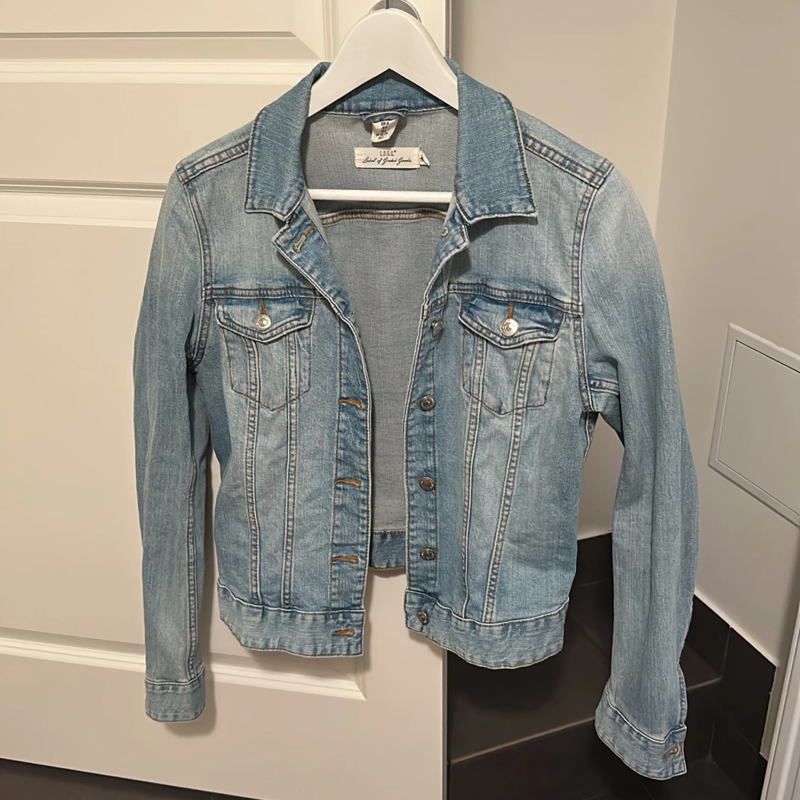 Ljusblå jeansjacka från H&M L.O.G.G. - 4