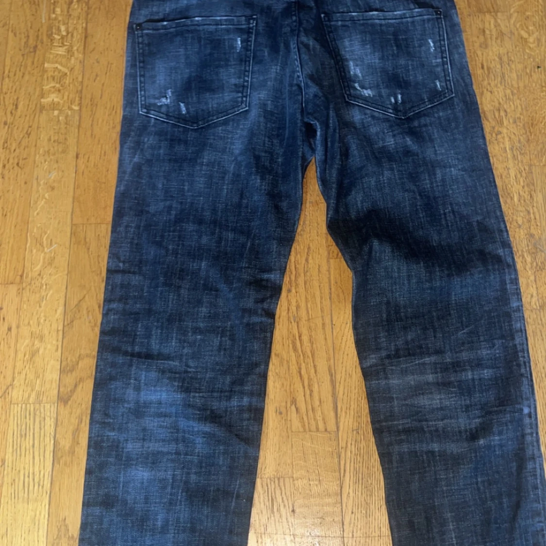 Mörkblå distressed jeans från Dsquared2 - 1