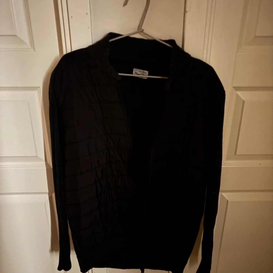 Svart cardigan jacka från Watsons