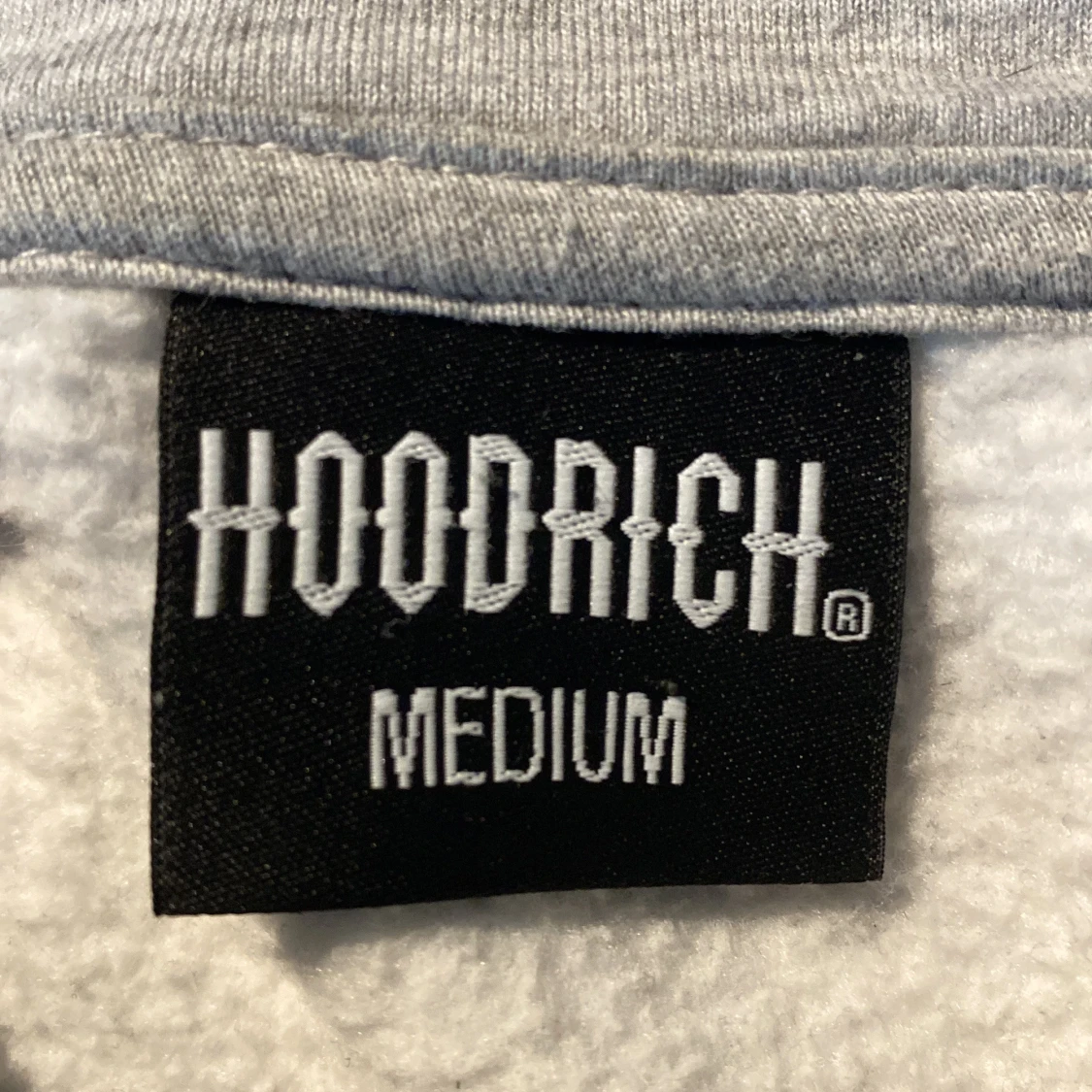 Grå hoodie från Hoodrich - 1