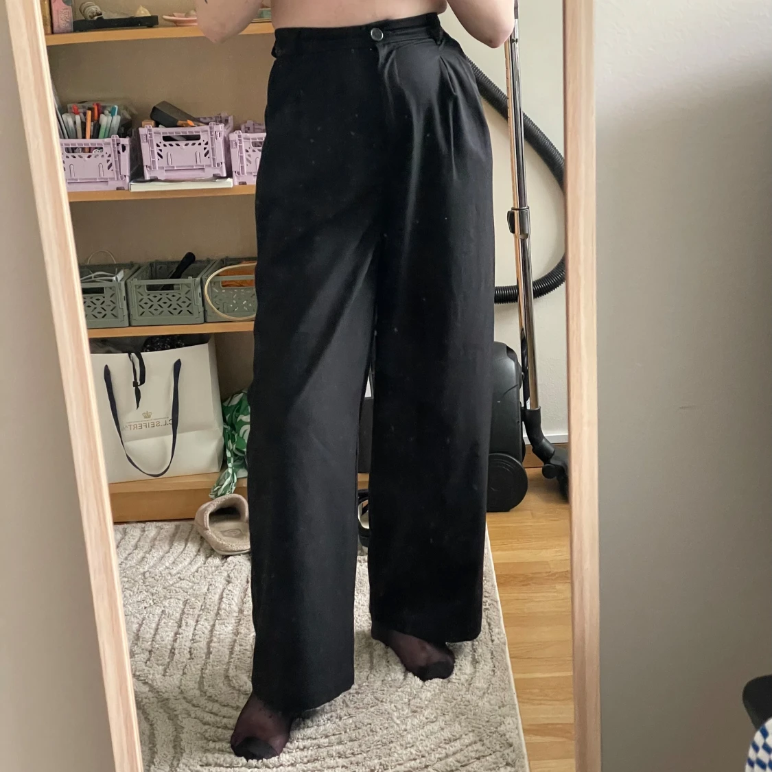 Svarta vida kostymbyxor - 2