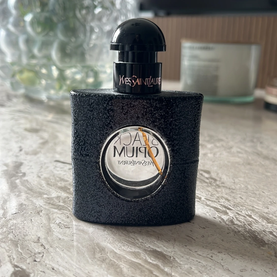 TOM parfymflaska Black Opium Eau de Parfum från Yves Saint Laurent - 1