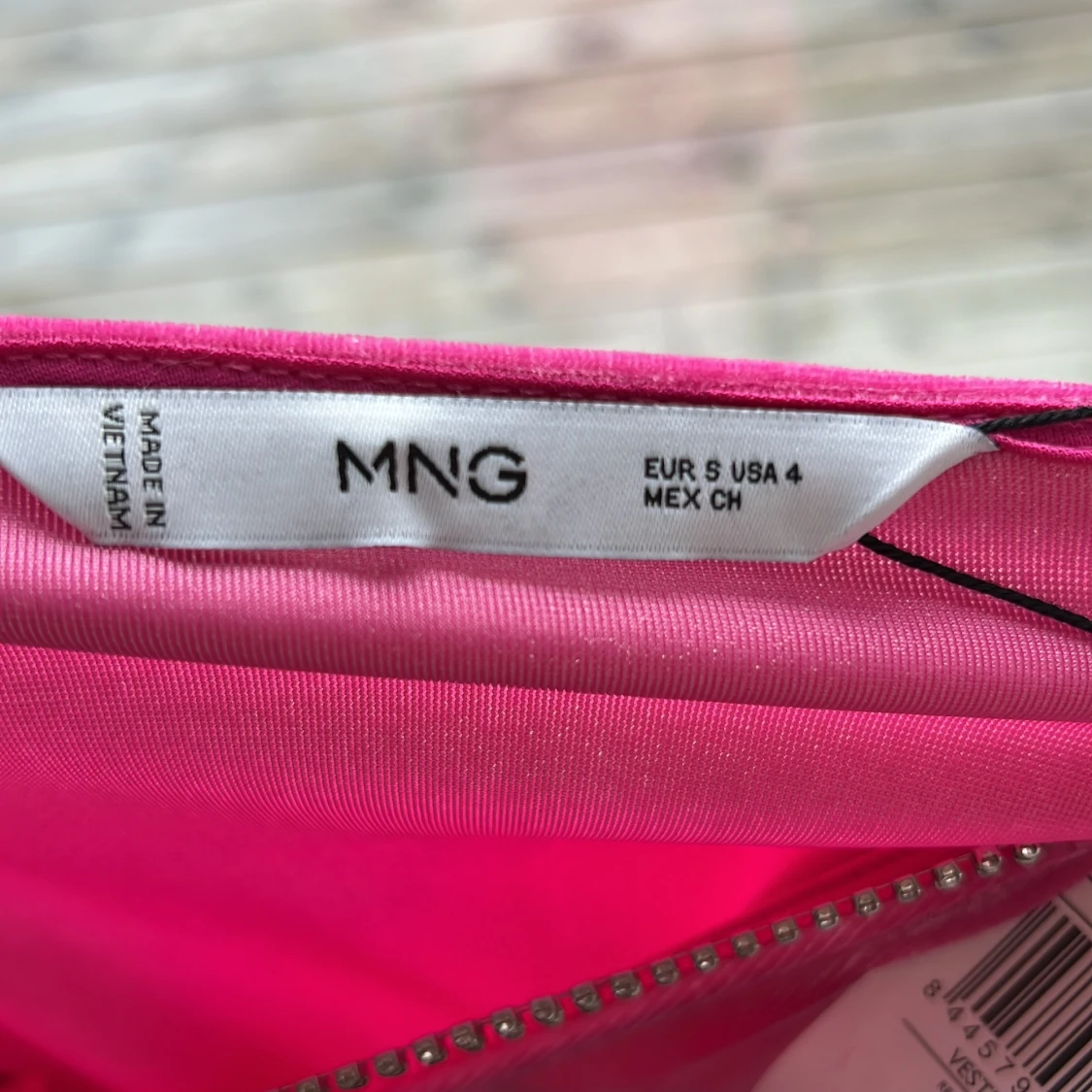 Rosa klänning med glittriga axelband från MNG - 2