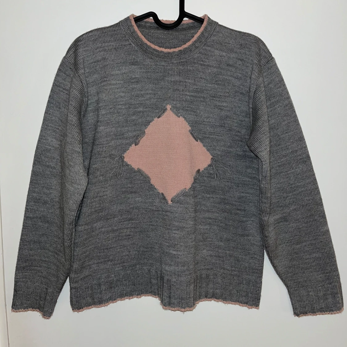 Grå stickad tröja