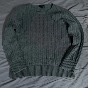 Ralph lauren tröja - En kabel stickad tröja från Ralph lauren