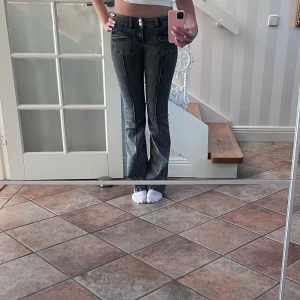 Snygga jeans med fickor  - Säljer mina Nelly jeans, typ inte använda! 