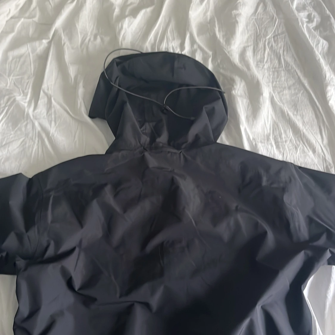 Svart skaljacka från Haglöfs med huva - 3