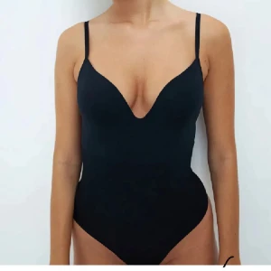 Svart body - fin svart body från HM