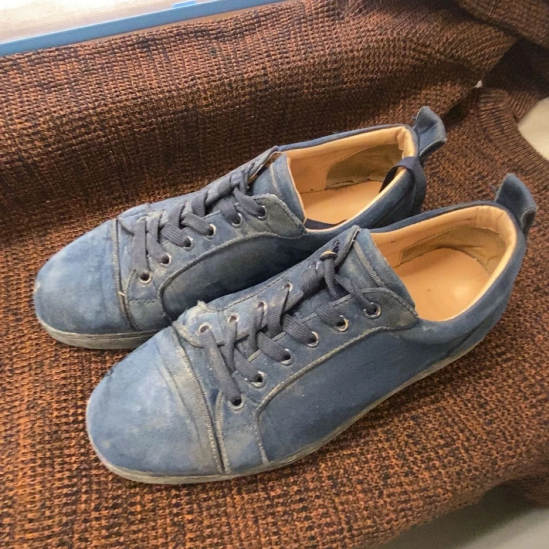 Blå sneakers med röd sula - 3