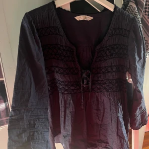 2000s topp - från odd molly lila/blå färg