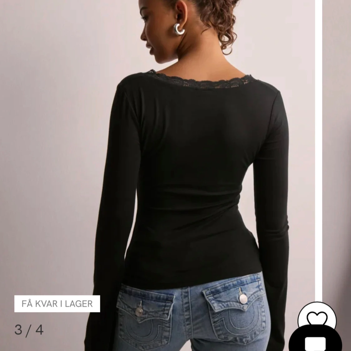 Svart omlottopp med spetsdetalj - 1