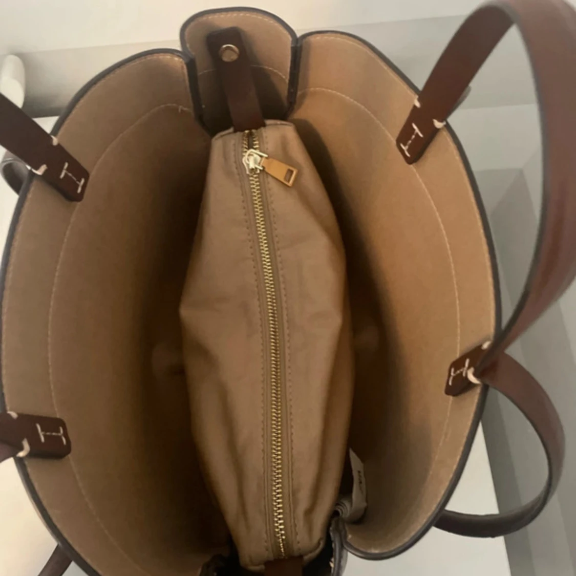 Brun axelväska från Zara - 1