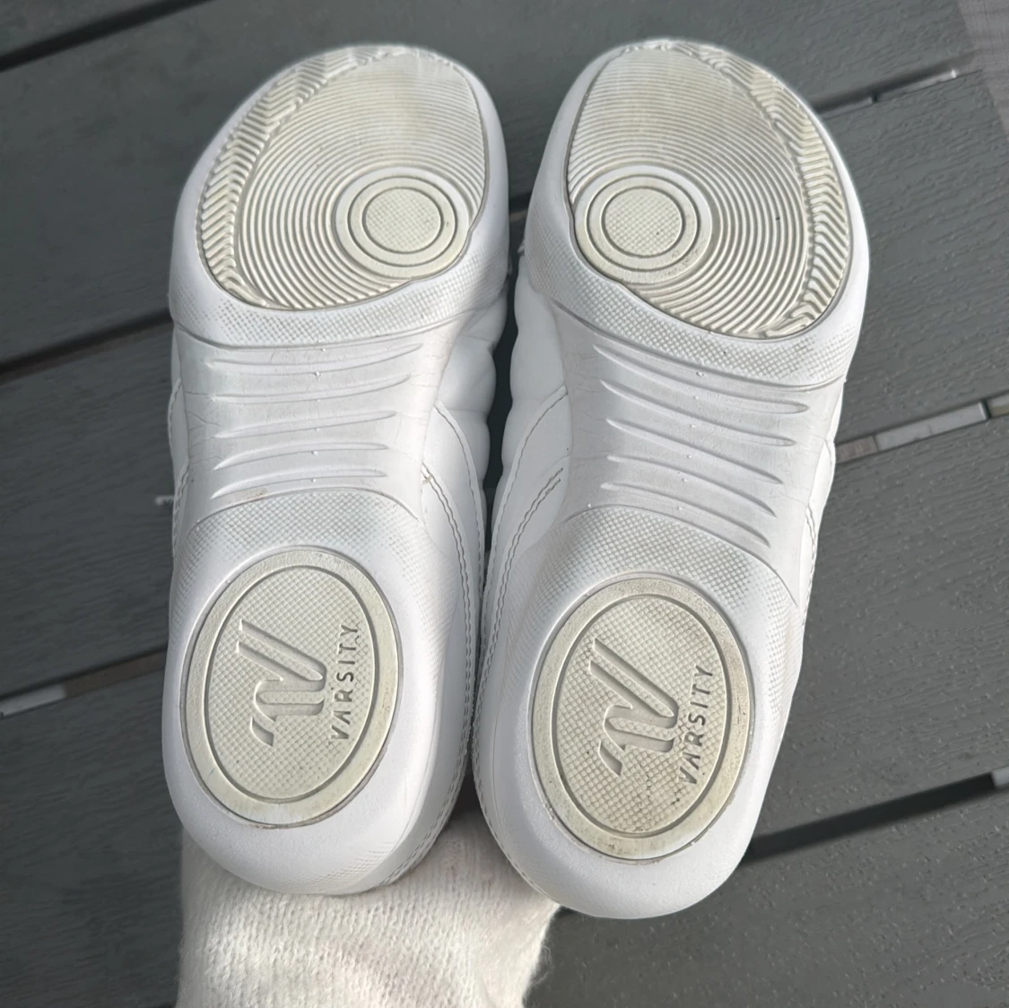 Vita cheer sneakers från Varsity - 3