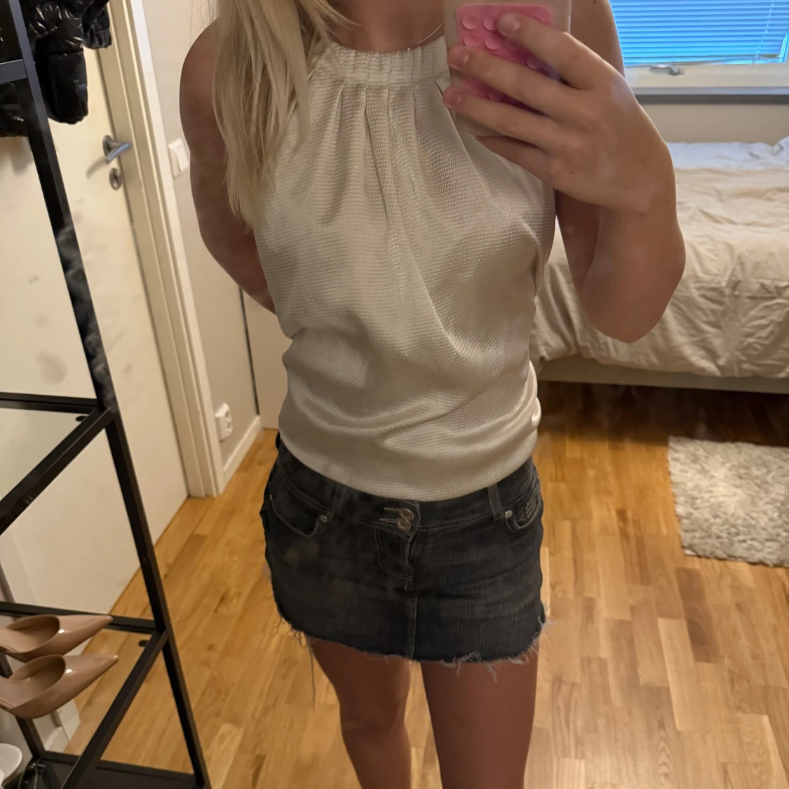 Vit ärmlös blus med halterneck