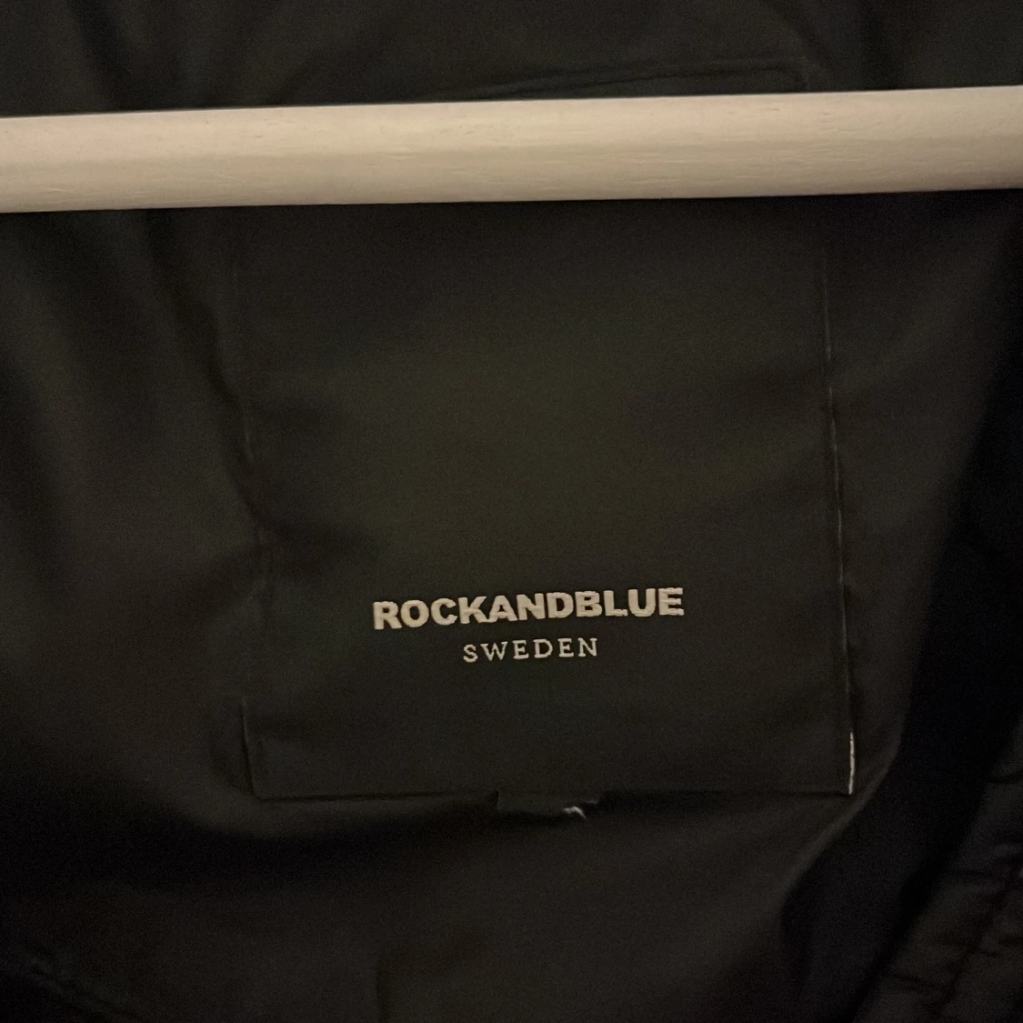 Svart lång pufferjacka Rockandblue - 2
