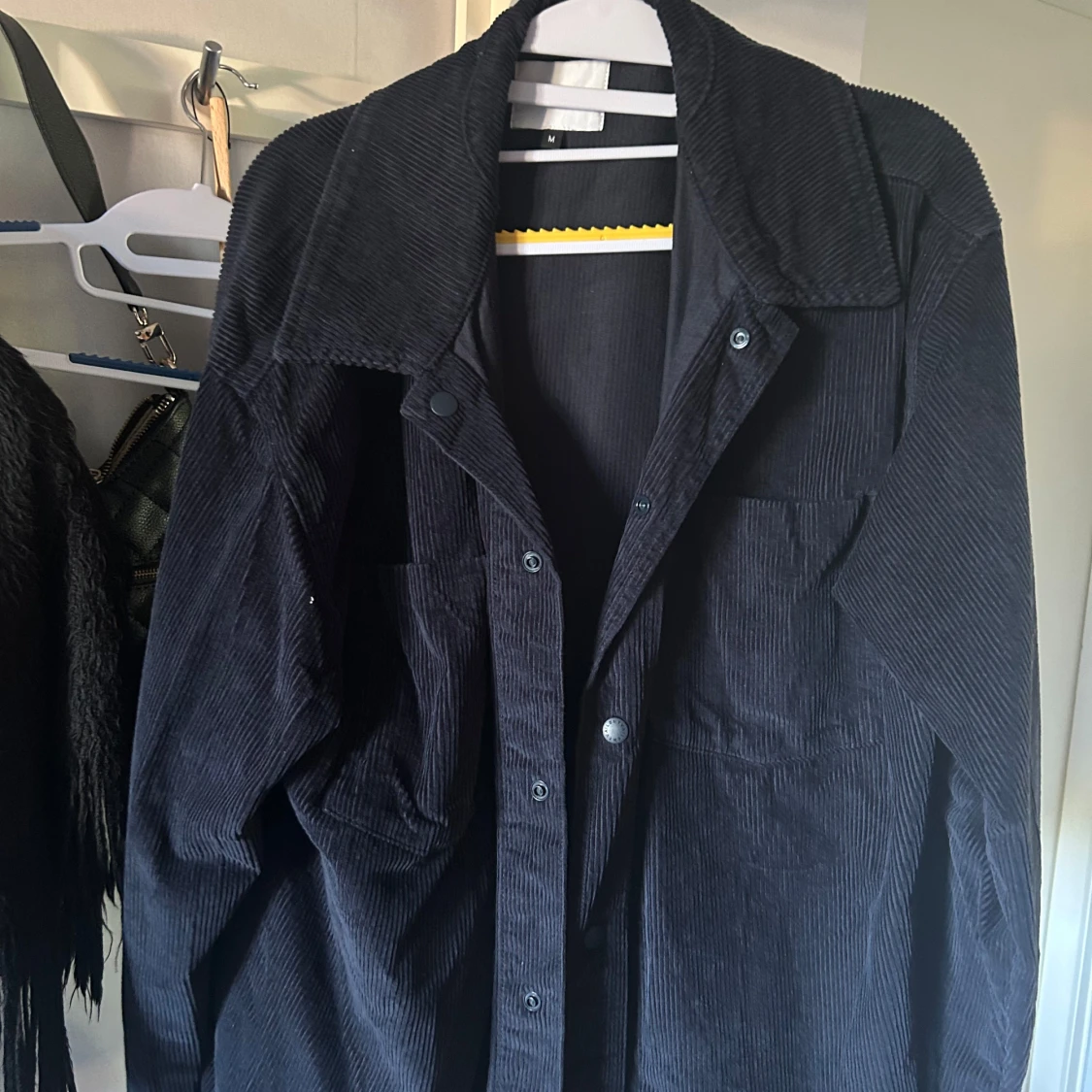 Mörkblå manchester overshirt från Vailent