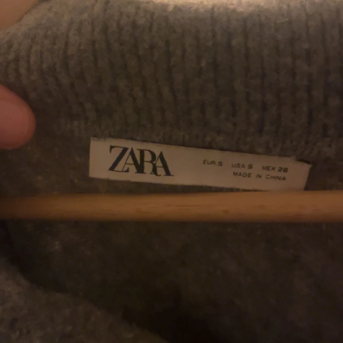 Grå poncho Zara  - 3