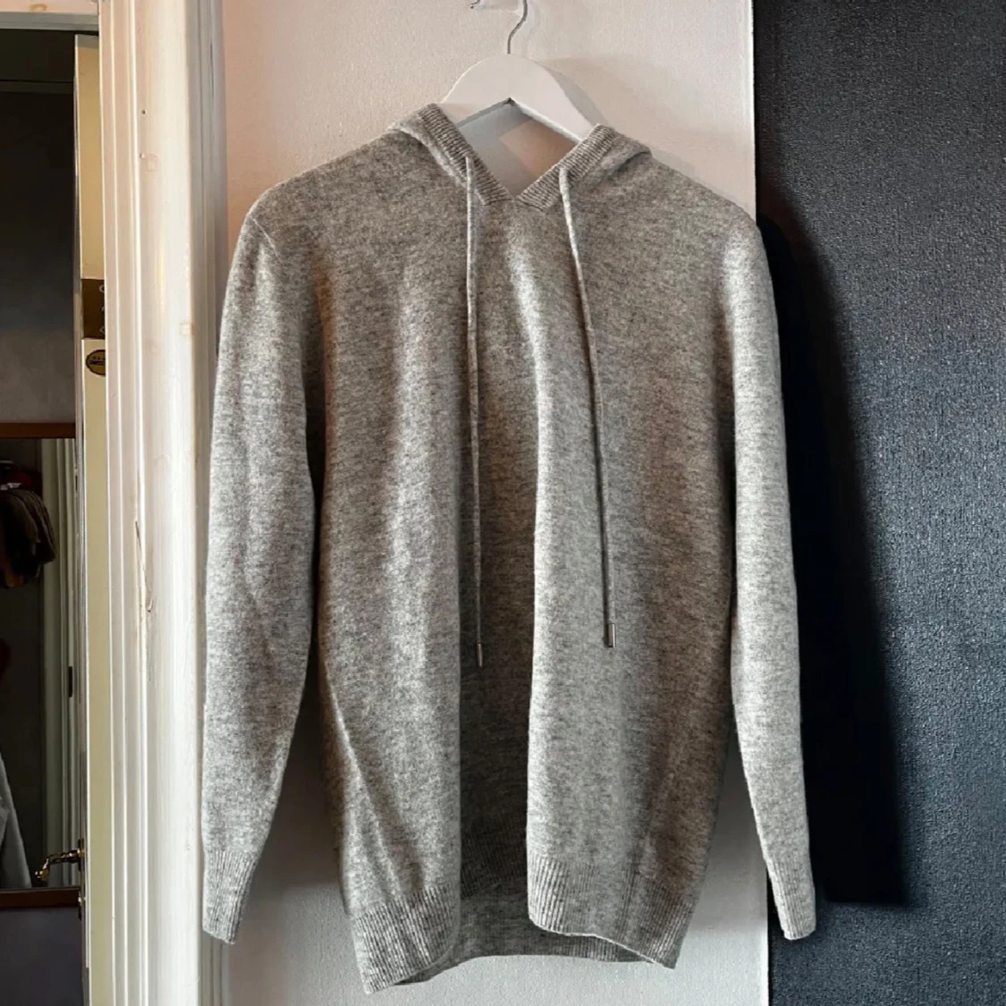 Grå Kashmir hoodie - 1