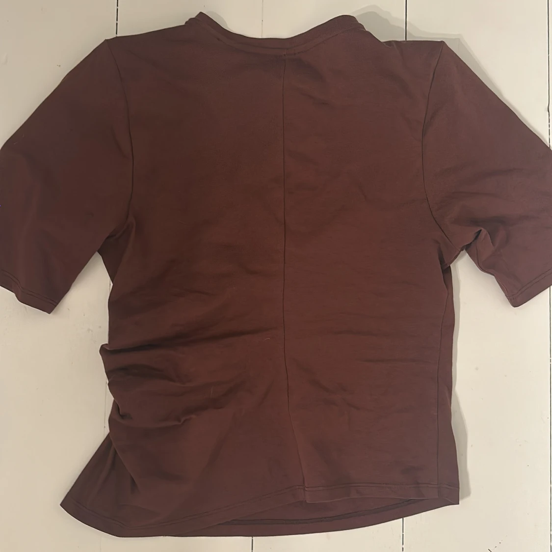 Vinröd topp med knytning - 3