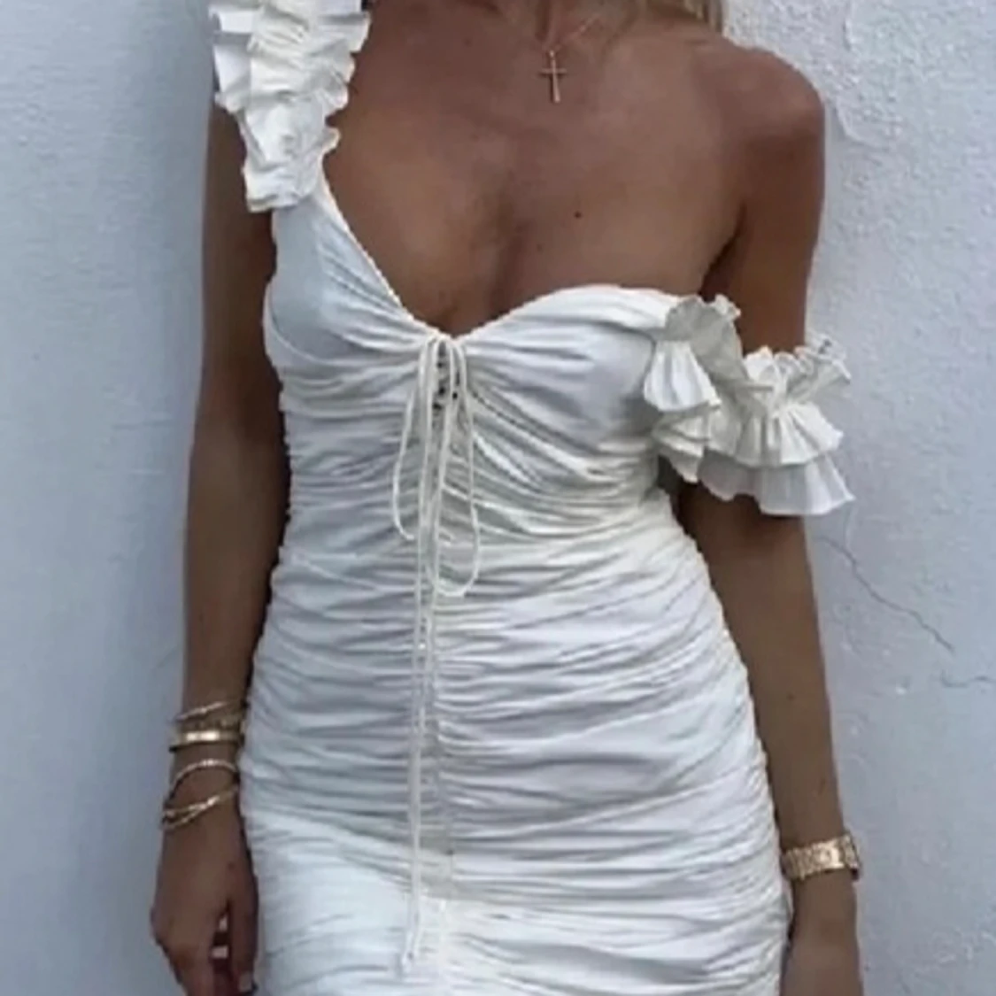 ZARA strl S vit klänning med volanger