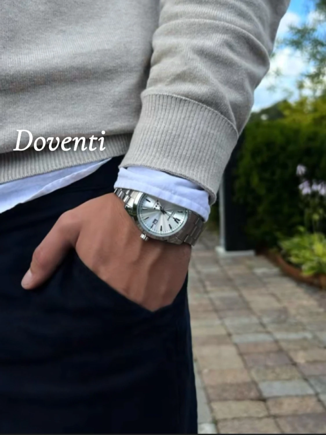 Silverfärgad klocka x Doventi  - 4