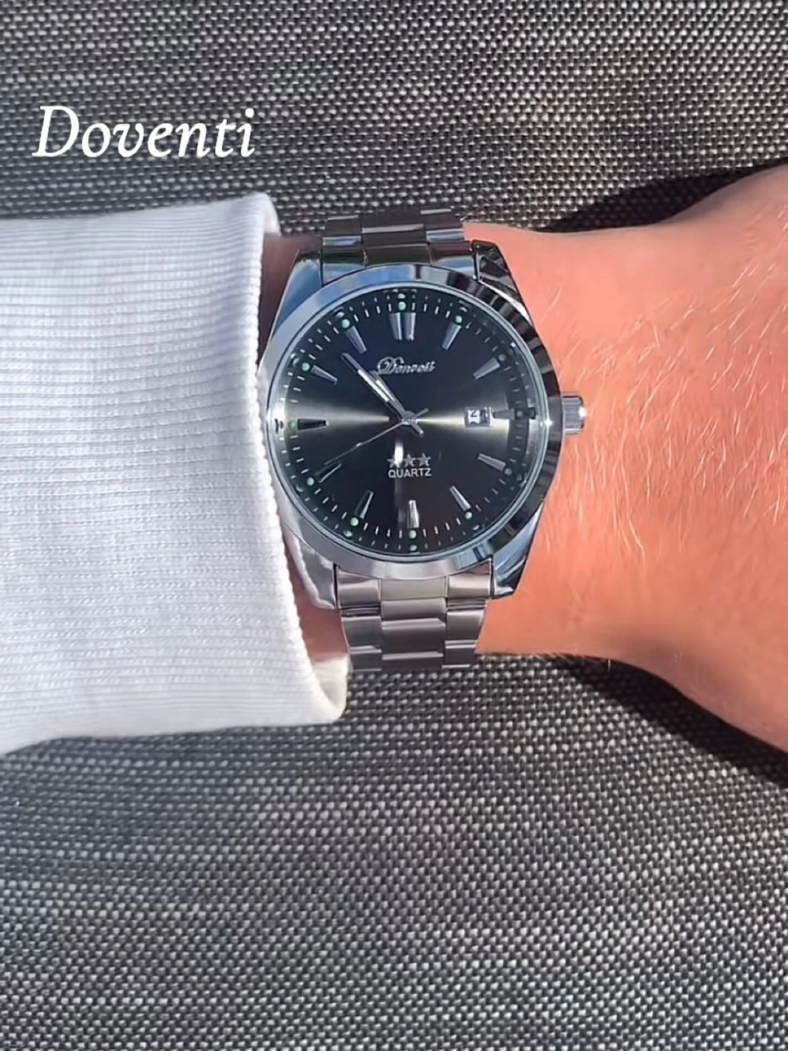 Svart klocka x Svart - 1