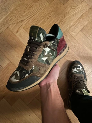 Valentino Rockrunner  - Skit feta valentino rockrunners i fint skick. Storlek 43. Priset kan diskuteras.