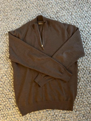 Stenströms Half zip - Stenströms stickad Half Zip säljs | Strl: M | Självklart äkta✅| Skick: 9,5/10 | 100% merino ull | Hör av dig vid frågor!