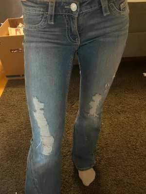 Jeans  - Jeans ifrån Gina som inte längre säljs. Jättesnygga men kommer inte till användning, storlek XS