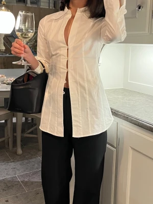 Massimodutti skjorta, strl xs - I fint skick. 