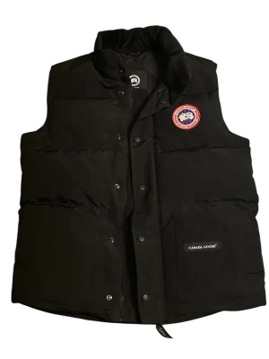 Canada Goose Väst - Svart Väst från Canada Goose som ser precis nästan helt ny ut. Passar super bra för vintern och under kalla perioder. Håller dig varm och är verkligen jätte skön. Tveka inte på att klicka hem denna snygga västen.